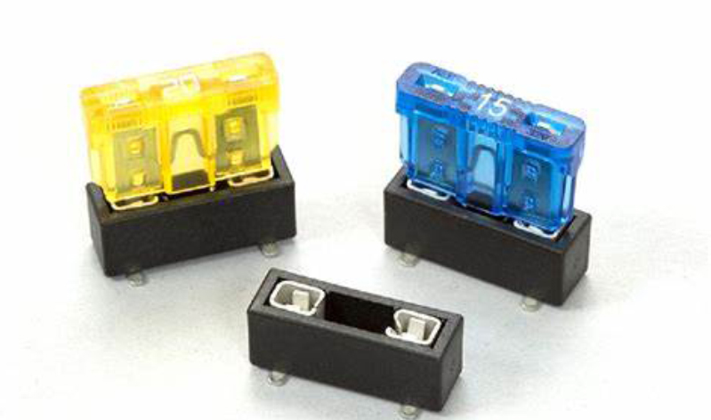 PCB保險絲底座盒質檢革命！3秒識別20種缺陷的視覺檢測方案